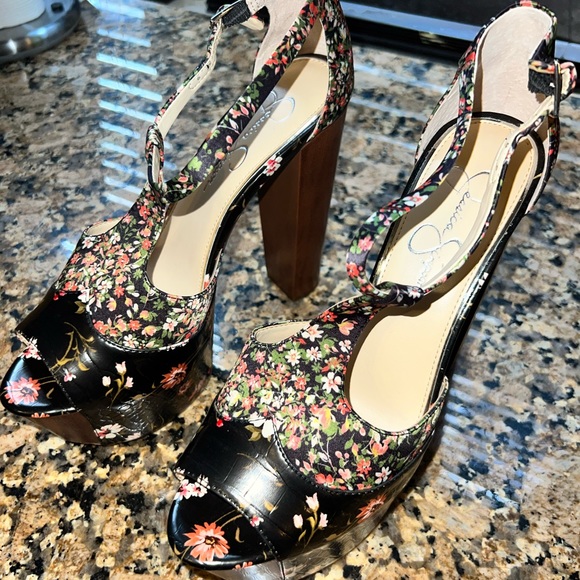 Jessica Simpson Floral Print T-Strap Platform Dress Sandal - Picture 3 of 6